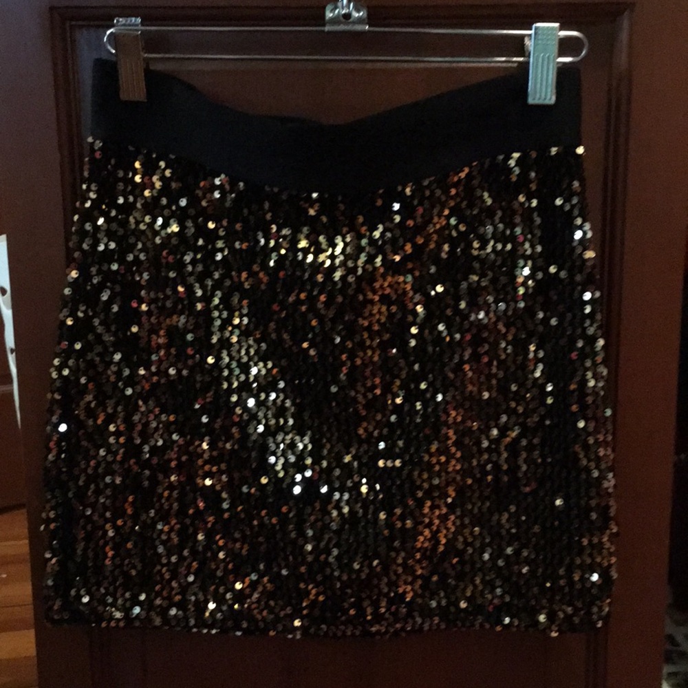 Gold and black sequin skirt